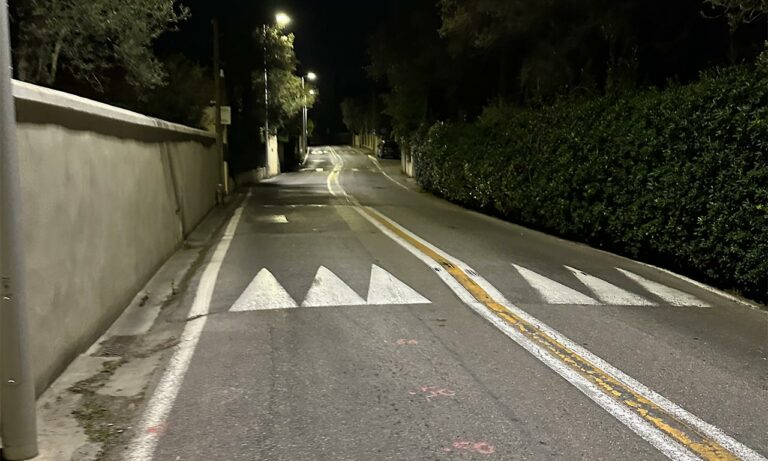 tour cap antibes a pieds - portion de route sans trottoir !
